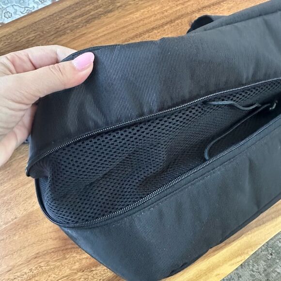 Victorinox Swiss Army Expandable Crossbody Messenger Bag Black Adjustable Strap - Picture 8 of 10